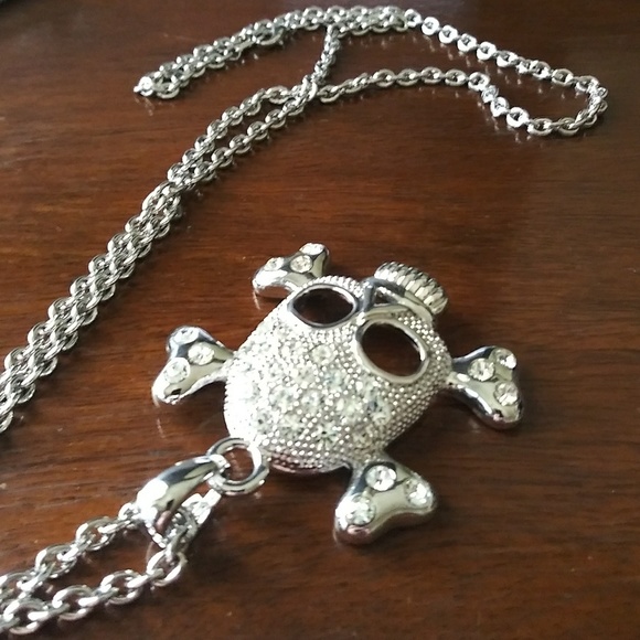 Large Skeleton Head with Crystals Necklace - Picture 8 of 8